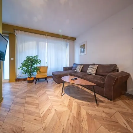 Le Vauban 32 Bel Pour 8 Personnes En Centre-ville *